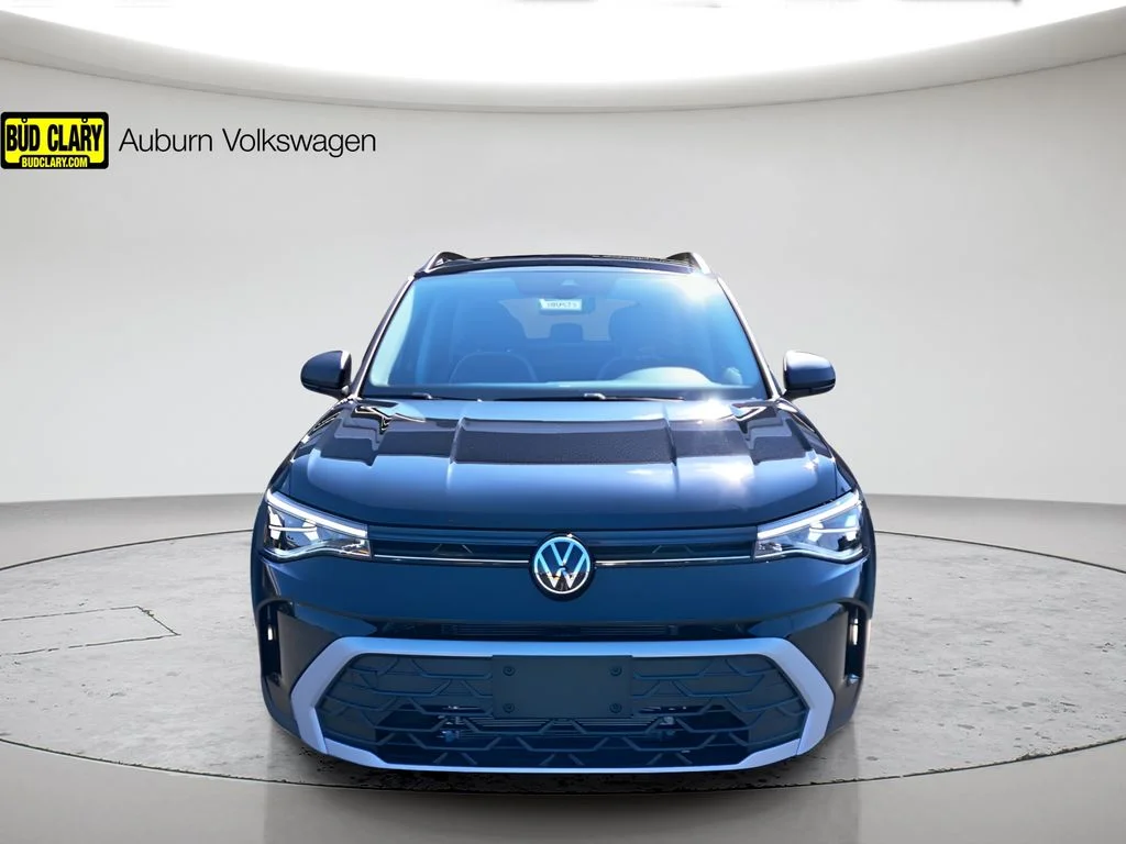 New 2025 Black Volkswagen 1.5T S image 4
