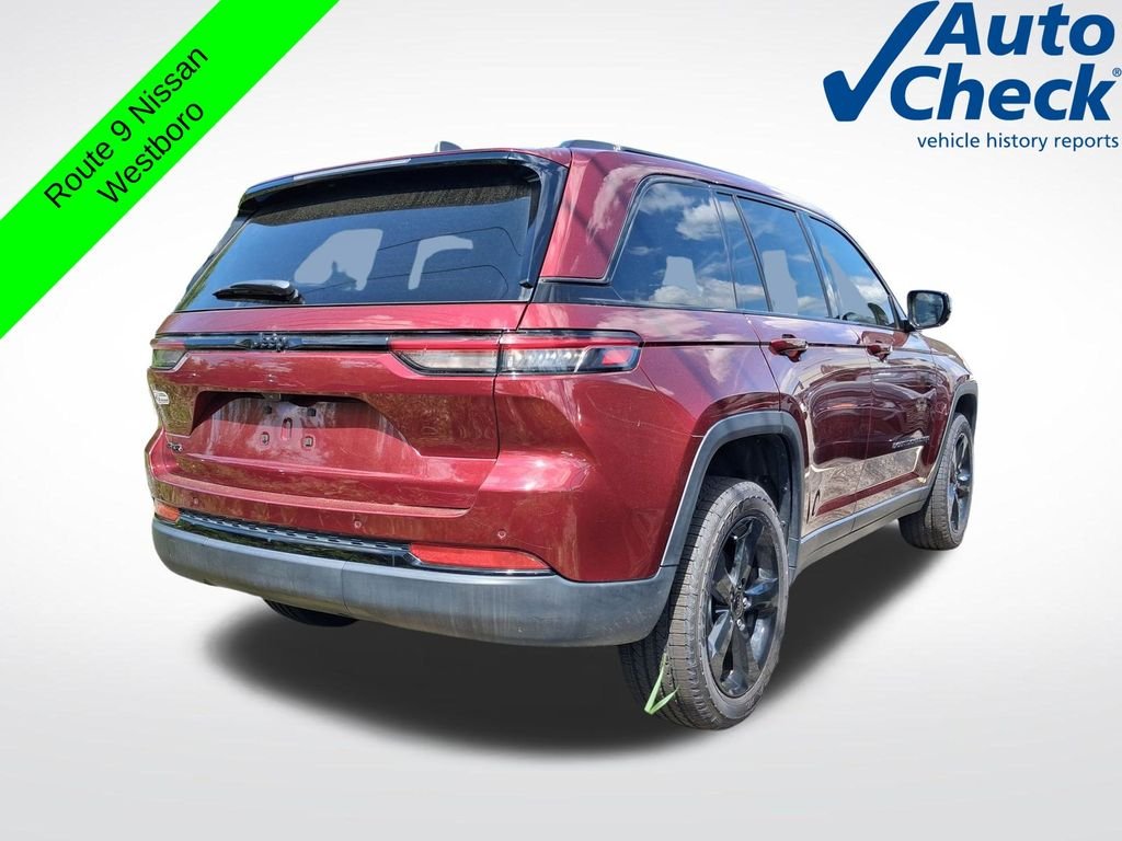 Used 2023 Red Jeep Altitude X image 8