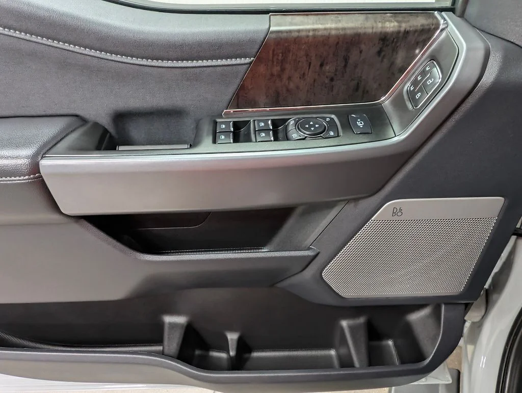 Used 2025 Avalanche Ford Lariat image 13