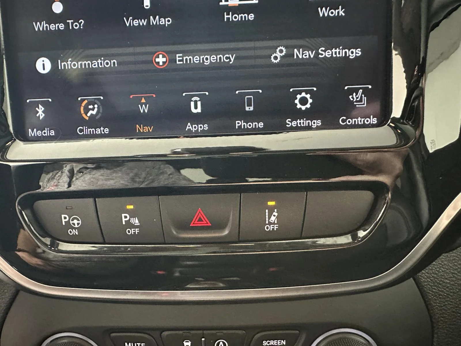 Used 2021 Diamond Black Crystal Pearlcoat Jeep Limited image 4