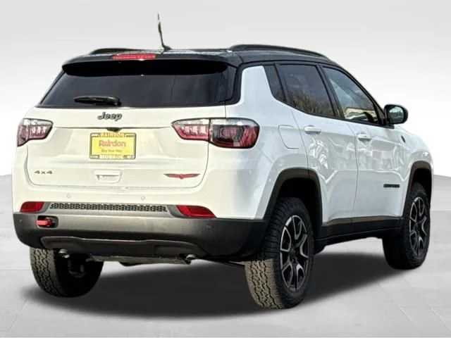 New 2026 Bright White Clear-Coat Exterior Paint Jeep Trailhawk image 8