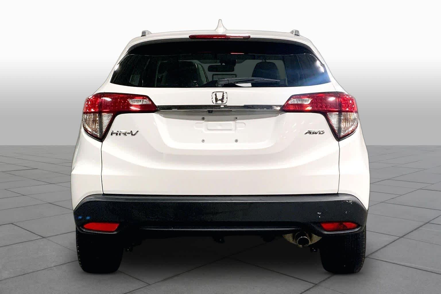 Used 2022 Platinum White Pearl Honda EX image 5