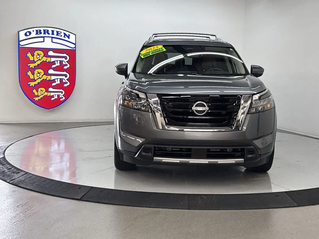 Used 2025 Gun Metallic Nissan Platinum image 10