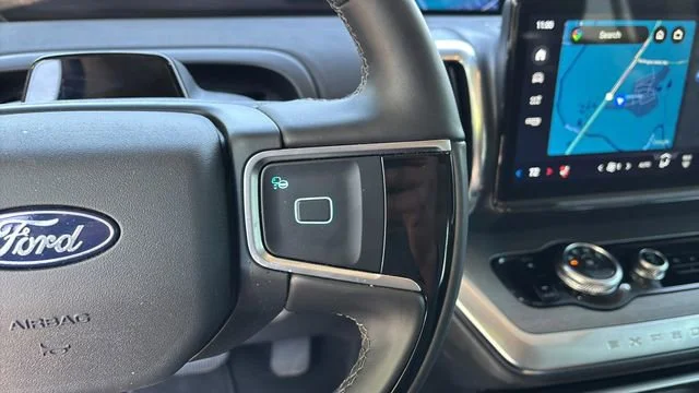 Used 2025  Ford Platinum image 24