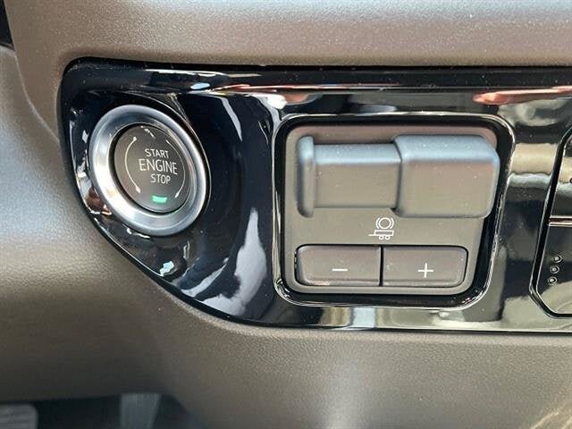 Used 2025 Summit White Chevrolet RST image 52