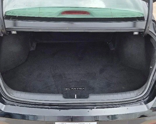 Used 2025 Black Hyundai SEL Sport image 10