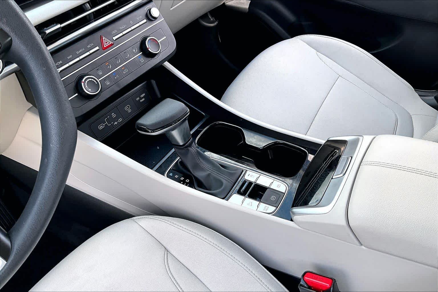 Used 2025 Atlantis Blue Hyundai SE image 15
