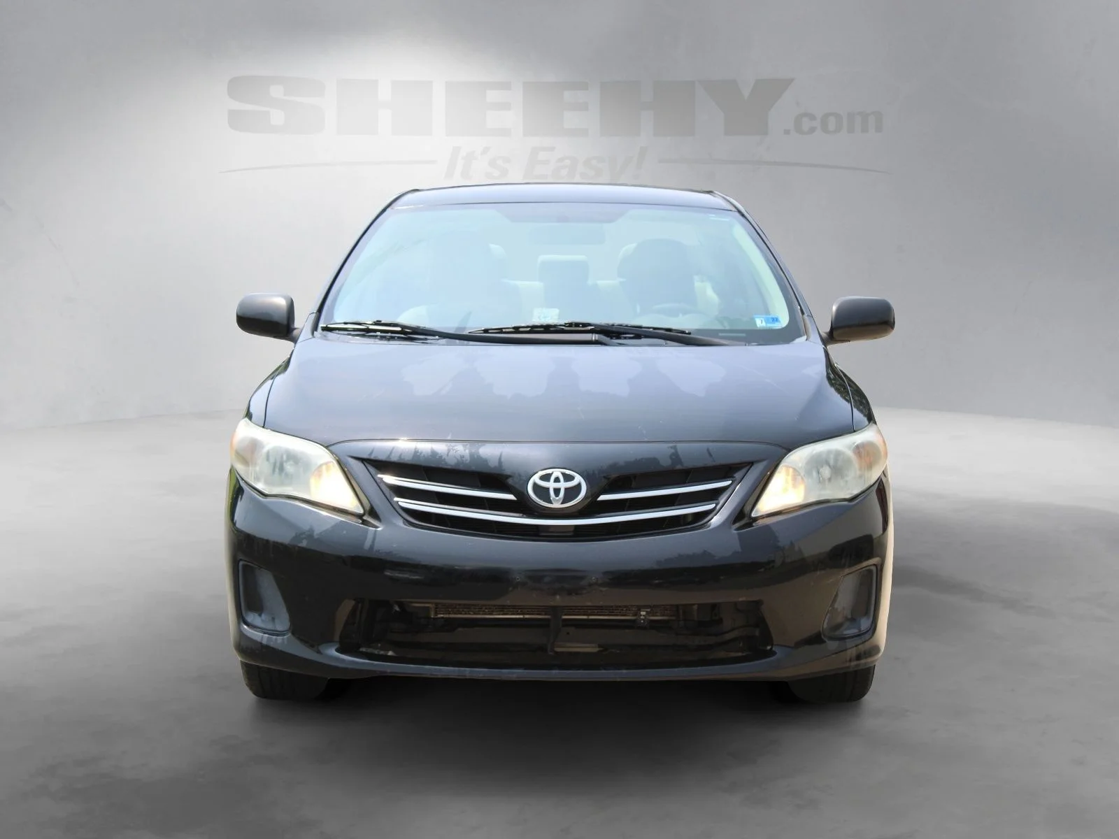 Used 2013 Black Toyota LE image 5