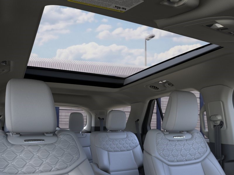 New 2026 Space White Metallic Ford Platinum image 37