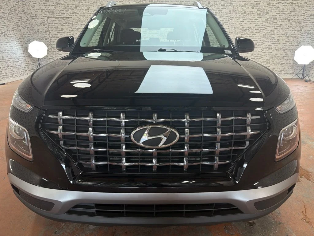 Used 2026 Onyx Black Hyundai SEL image 2