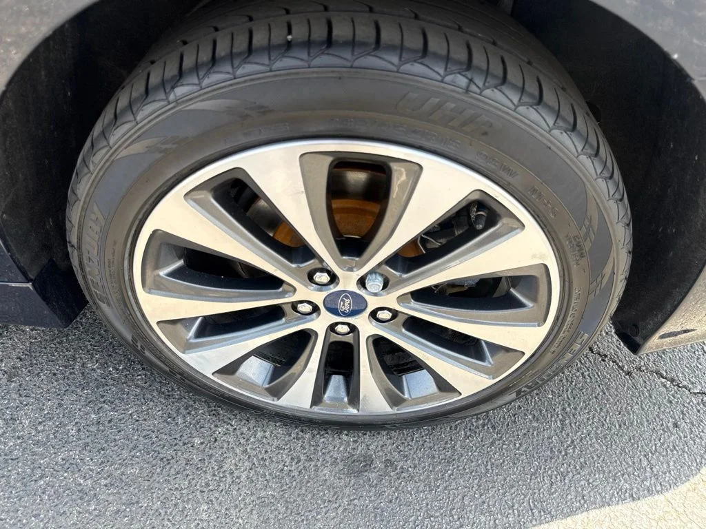 Used 2020 Blue Ford SE image 41