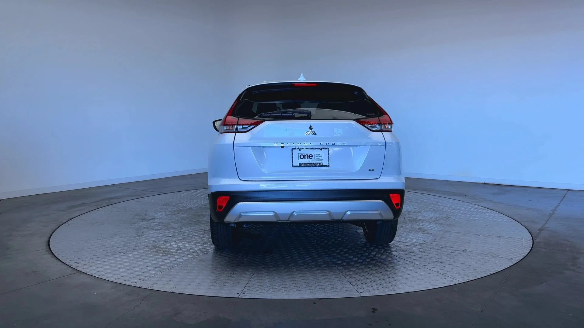 New 2026 White Diamond Mitsubishi SE image 7