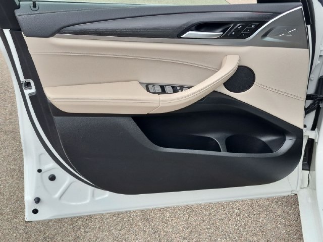Used 2022 White BMW M40i image 13