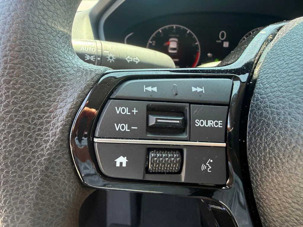 Used 2025 Gray Honda LX image 18