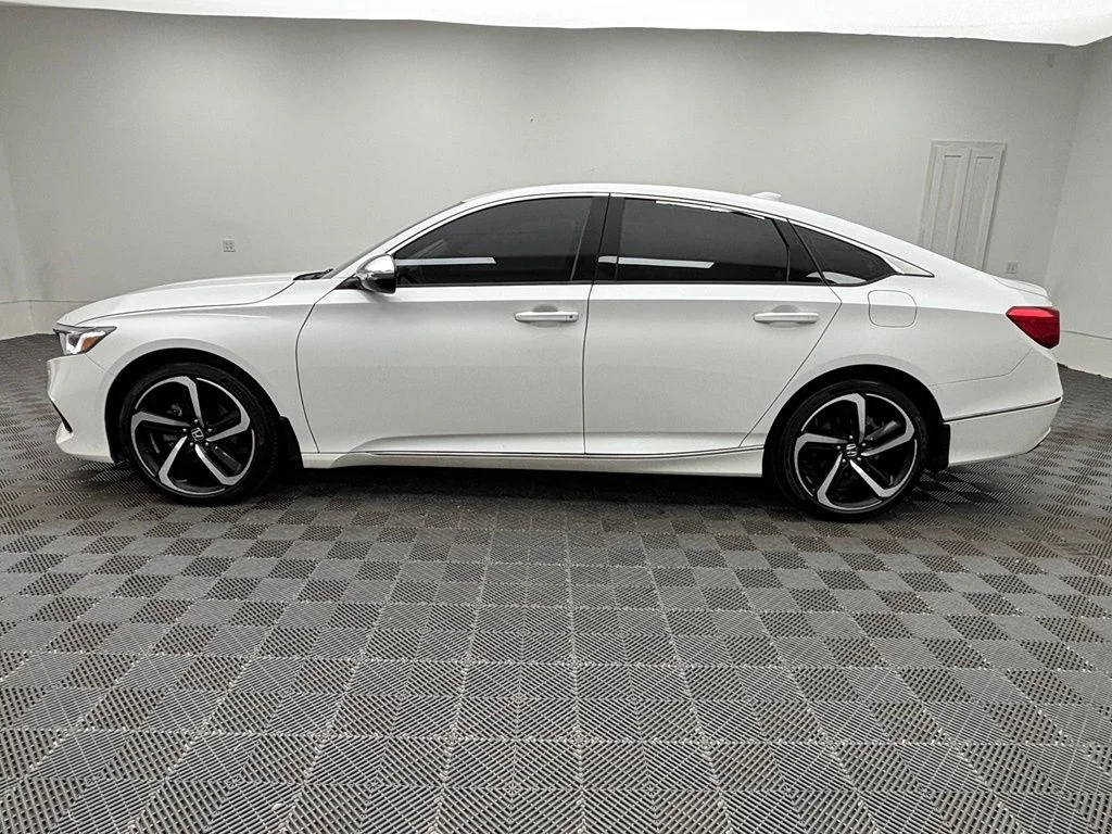 Used 2021  Honda EX-L image 13