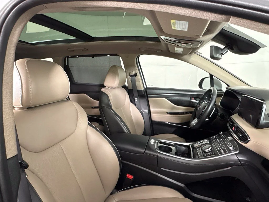 Used 2023 White Hyundai Limited image 19
