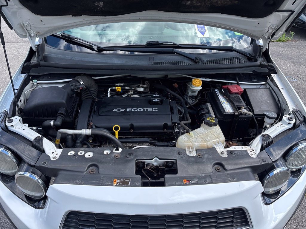 Used 2016 White Chevrolet LS image 10