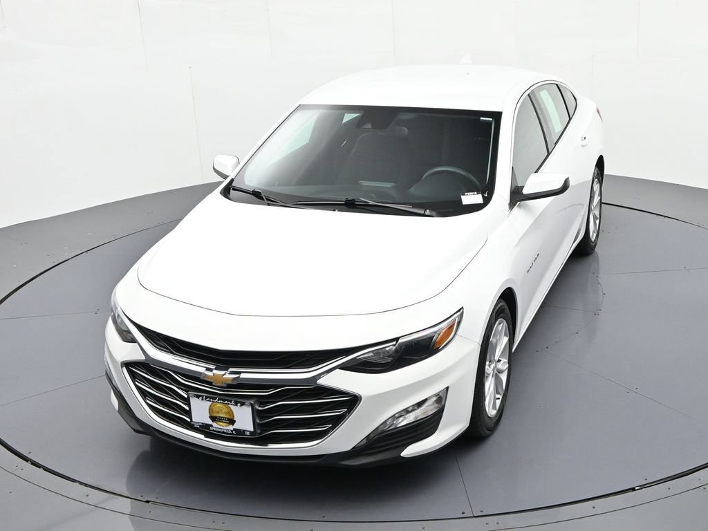 Used 2025 White Chevrolet LT image 17