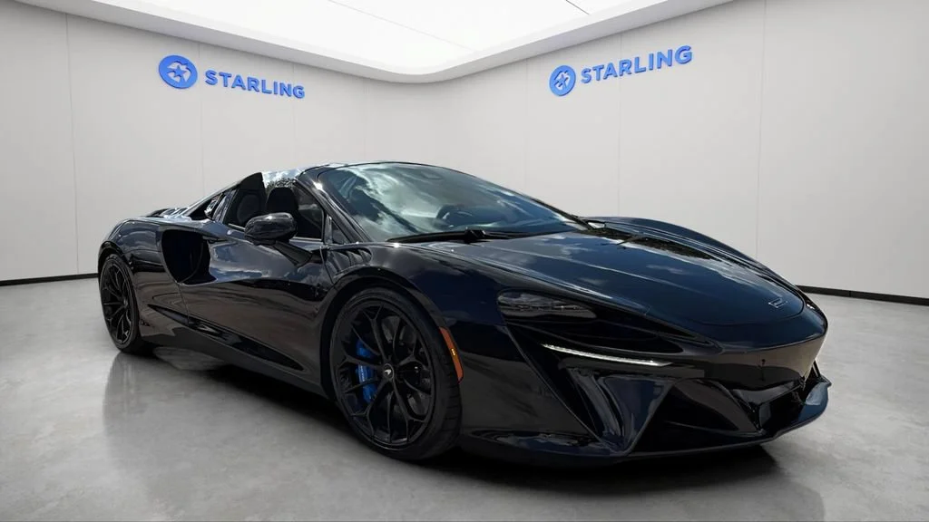 Used 2026  McLaren Spider image 29