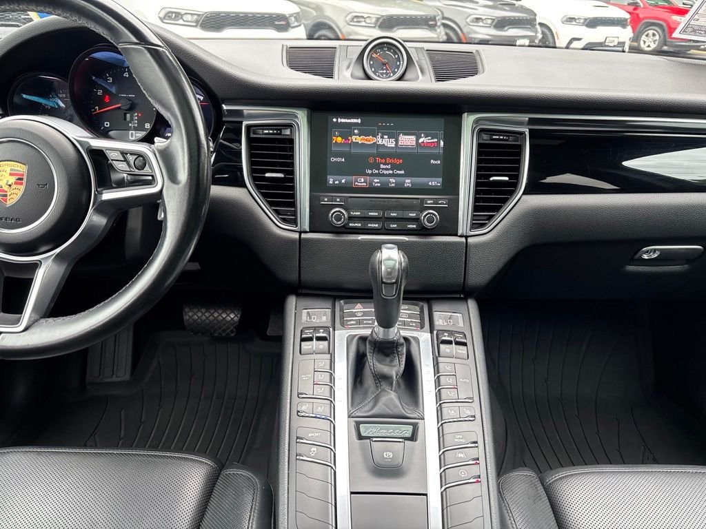 Used 2017 White Porsche Base image 18