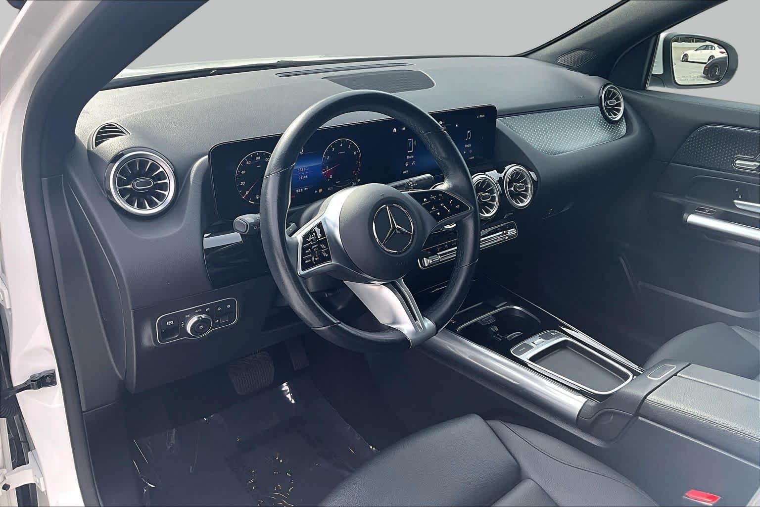 Used 2025 Polar White Mercedes-Benz GLA 250 image 17
