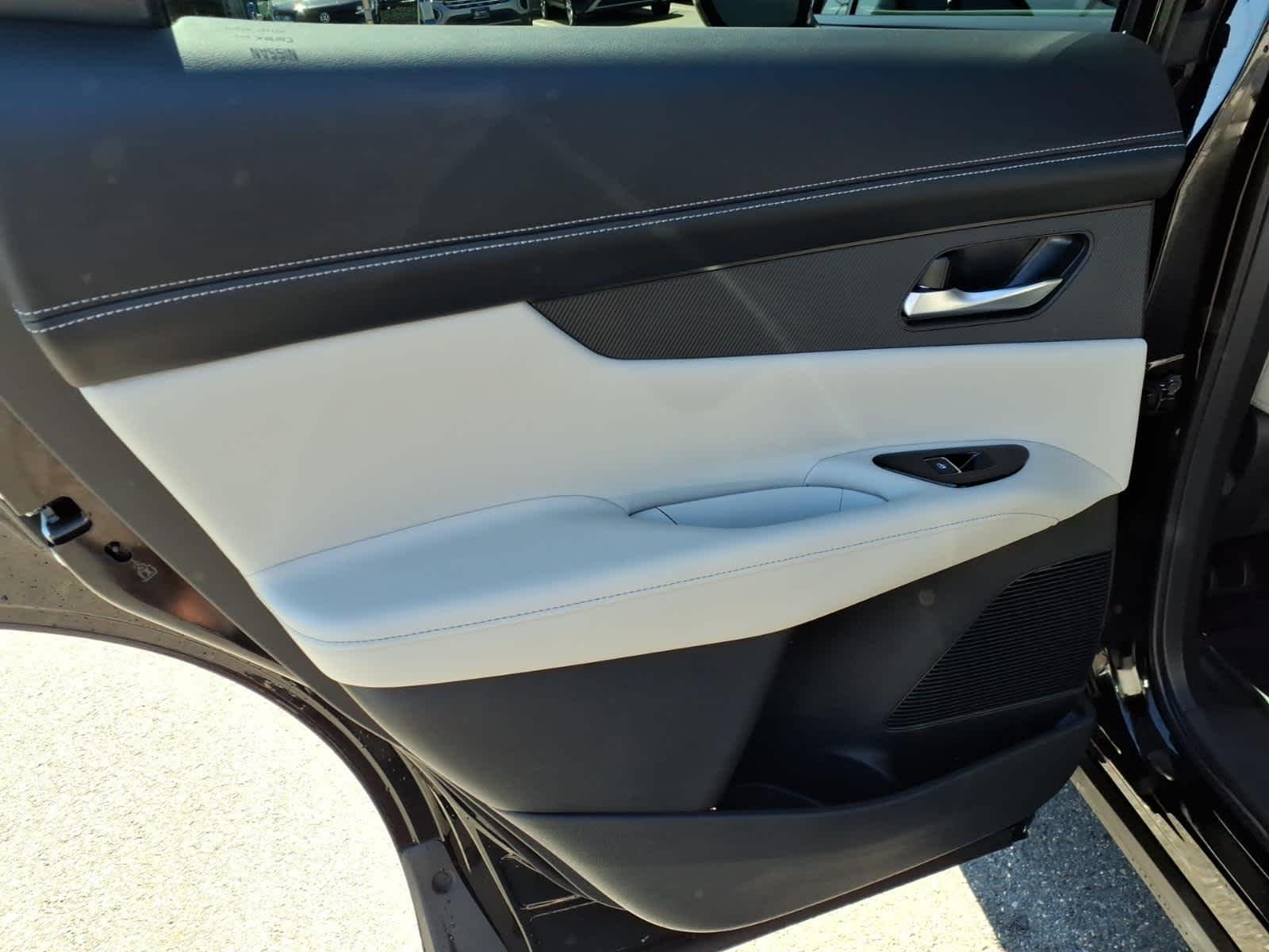 Used 2025 Super Black Nissan SL image 12