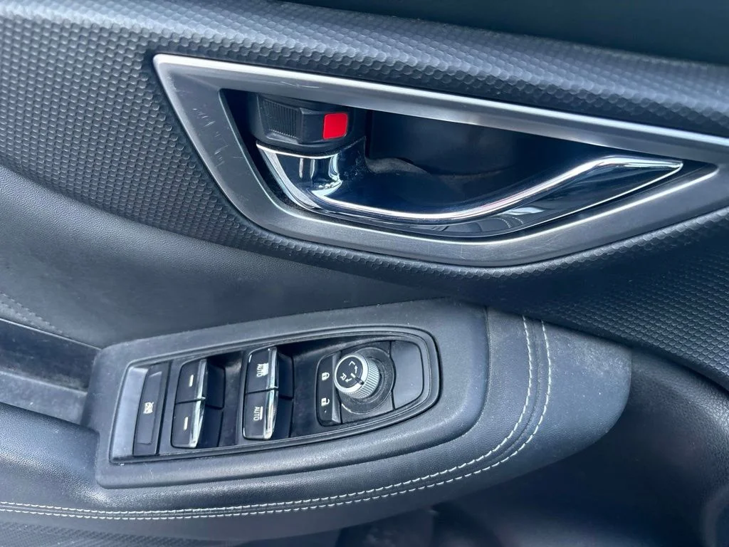 Used 2020 Silver Subaru Limited image 22