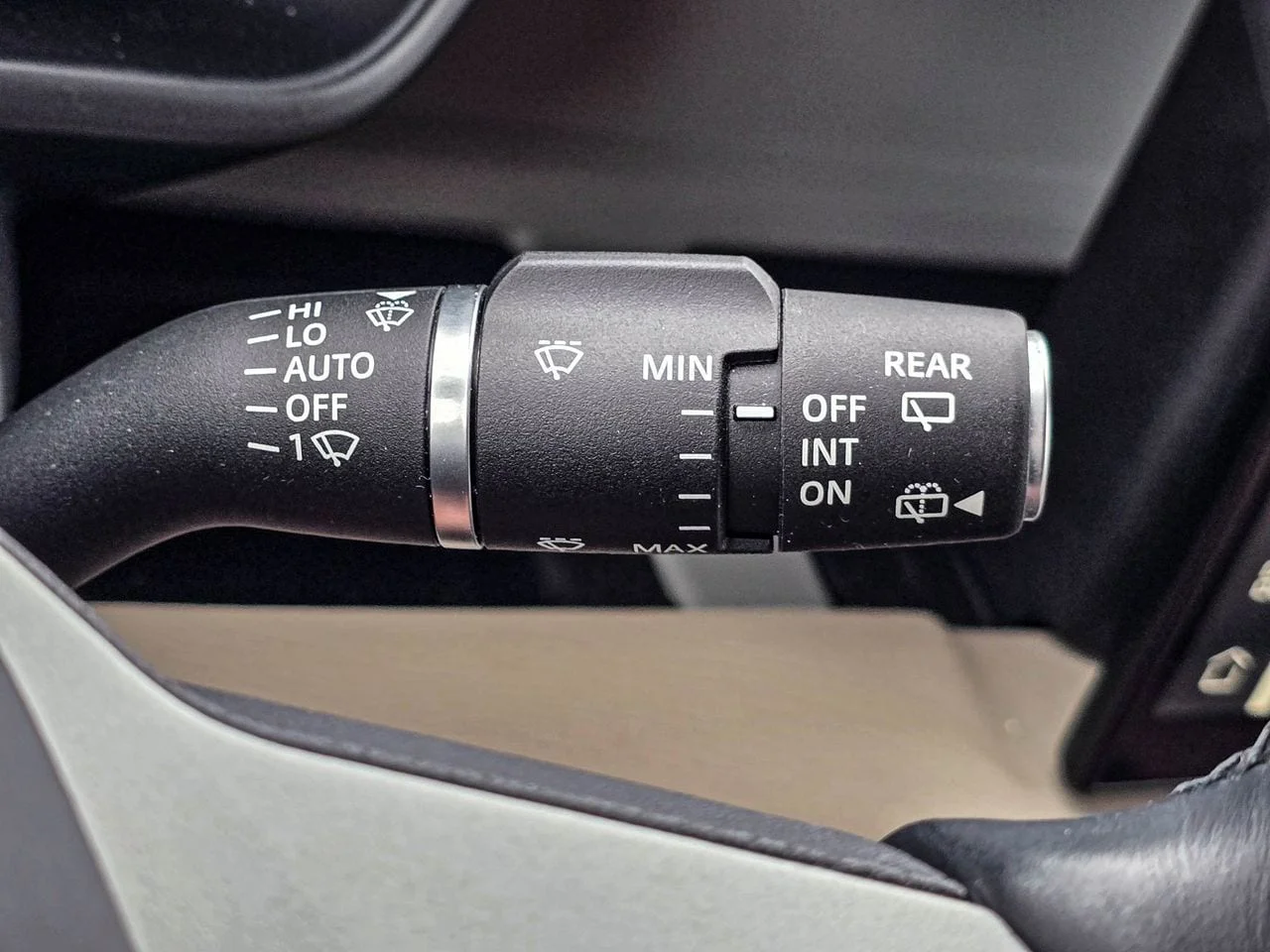 Used 2023 Gondwana Stone Land Rover S image 28