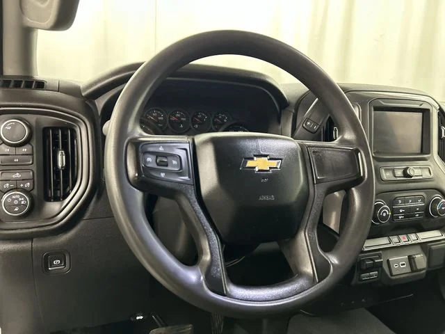 Used 2021 White Chevrolet Custom image 8