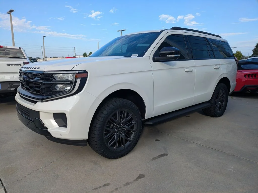 New 2026 Star White Metallic Tri-Coat Ford Platinum image 7