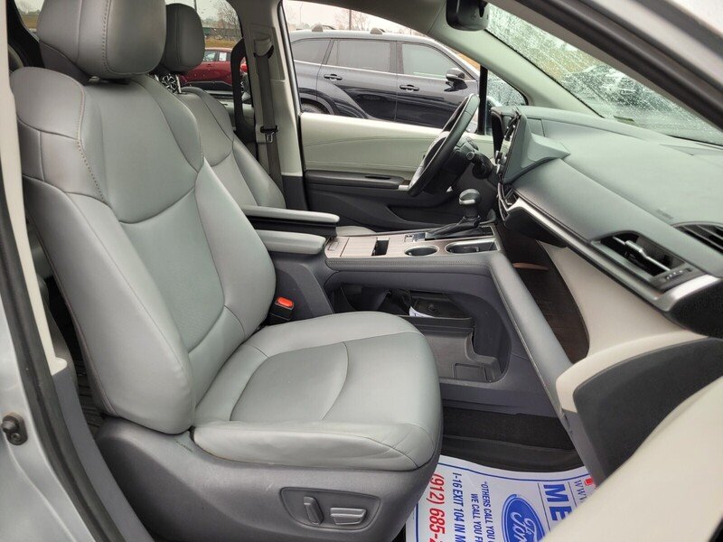 2021 Toyota Sienna XLE - Photo 16