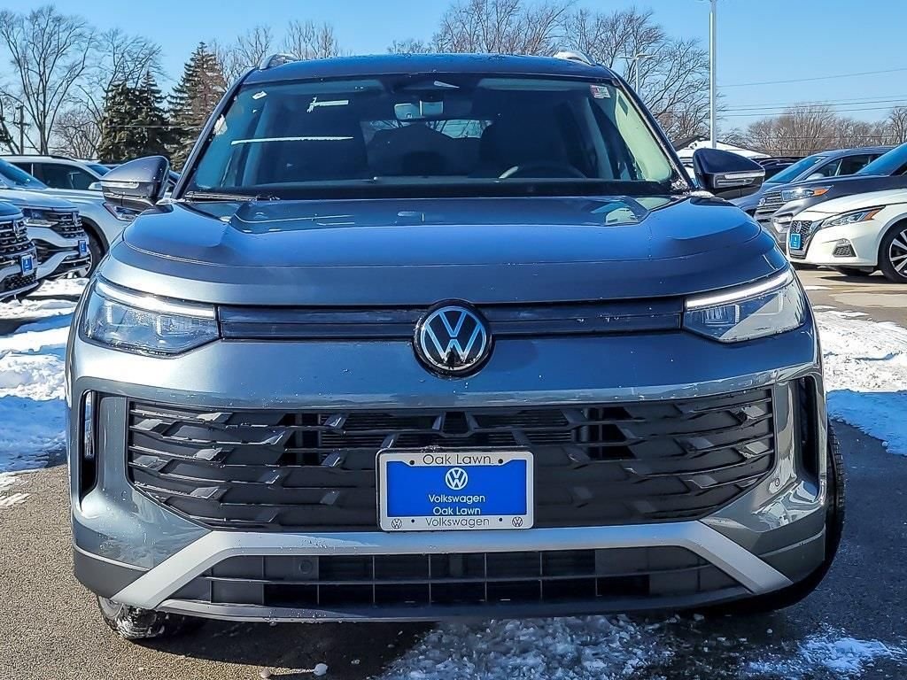 New 2026 Platinum Gray Metallic Volkswagen 2.0T SE image 2