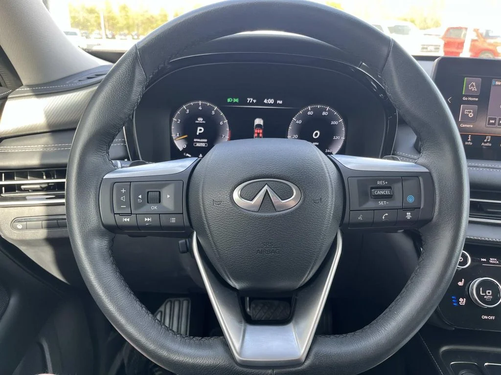 Used 2023 Grand Blue INFINITI LUXE image 15