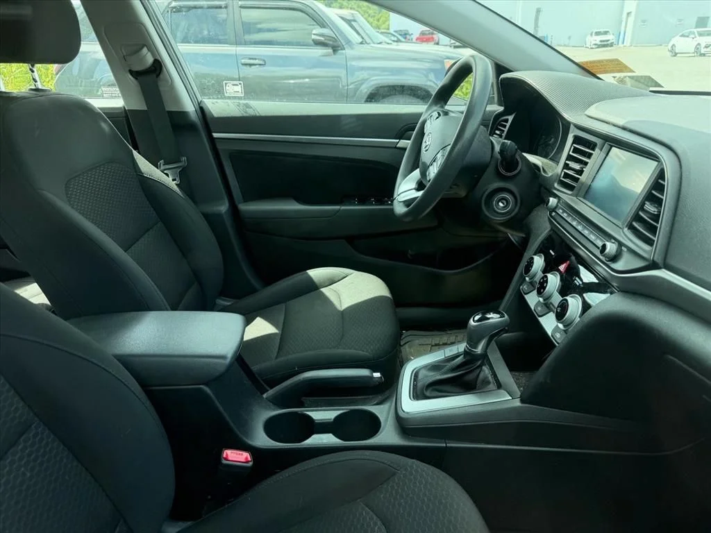 Used 2019 Gray Hyundai SEL image 18