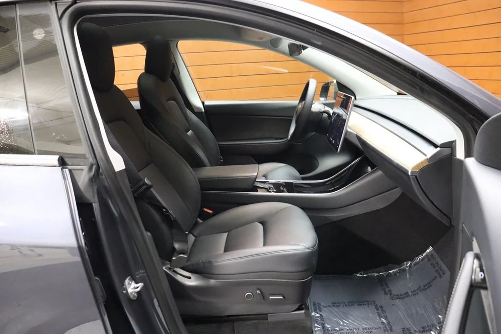 Used 2020 Solid Black Tesla Long Range image 54
