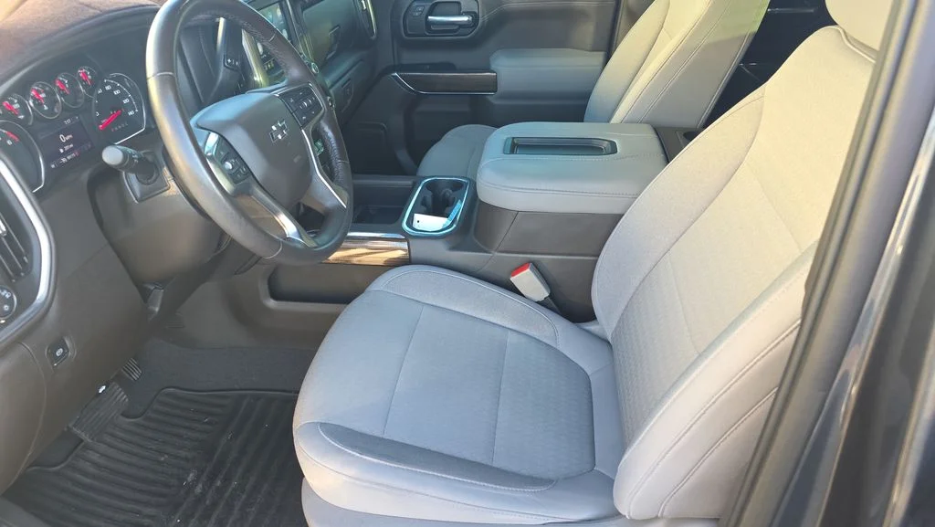 Used 2021 Gray Chevrolet RST image 17