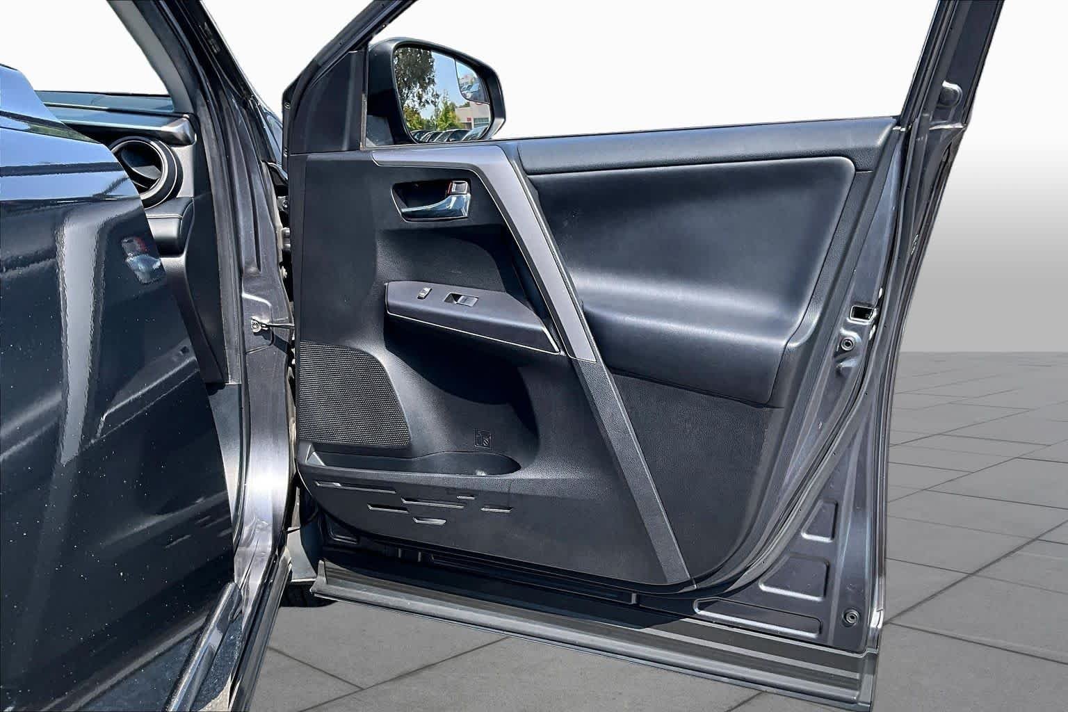 Used 2016 Magnetic Gray Metallic Toyota XLE image 23