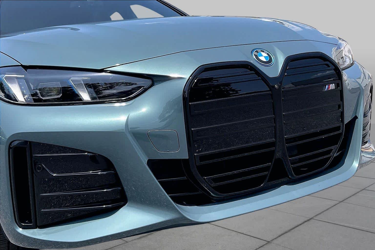 Used 2025 Cape York Green Metallic BMW M50 image 31