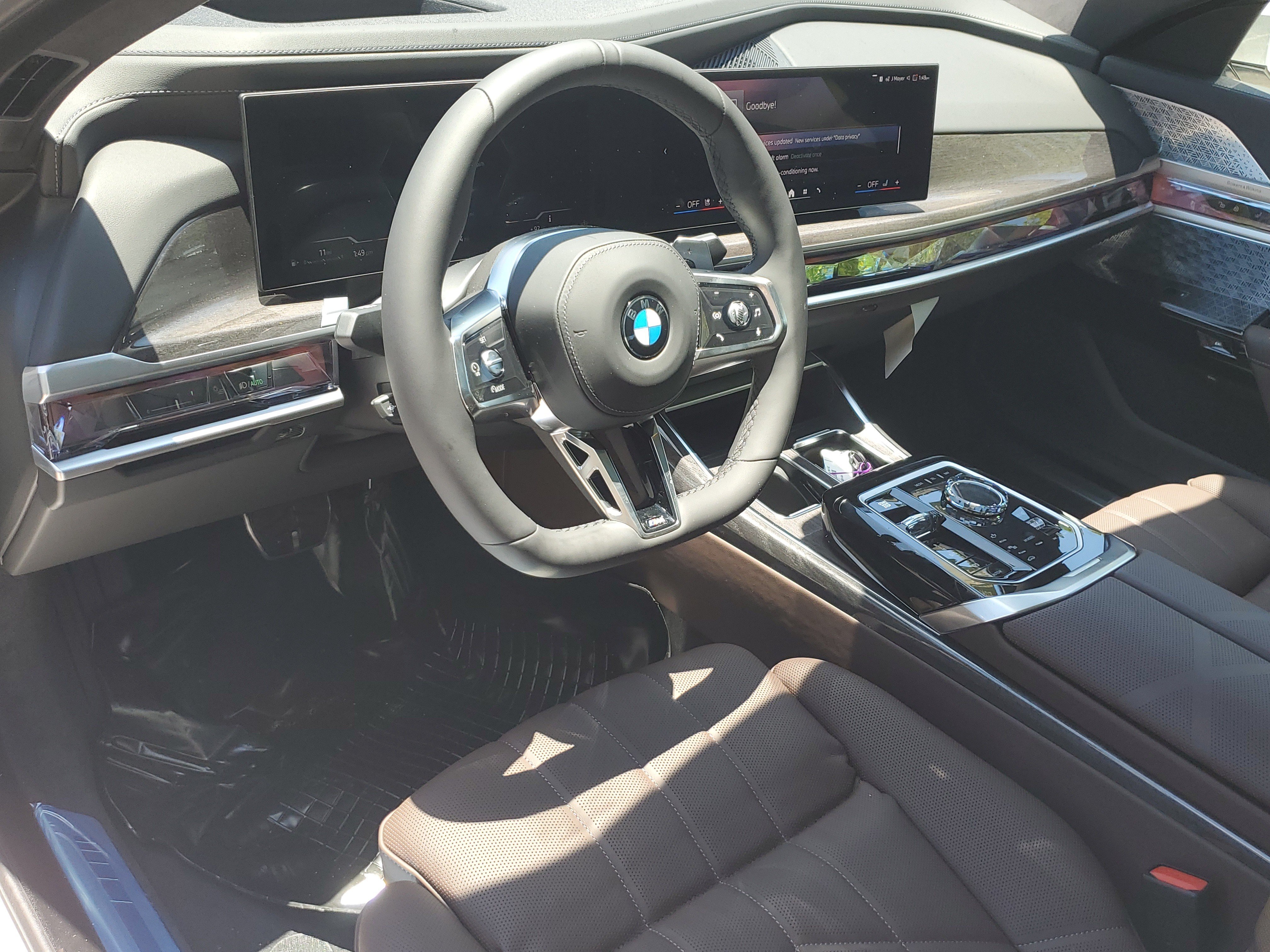 New 2026 Mineral White Metallic BMW 760i xDrive image 18