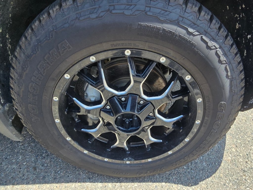 Used 2019 Onyx Black GMC Denali image 9