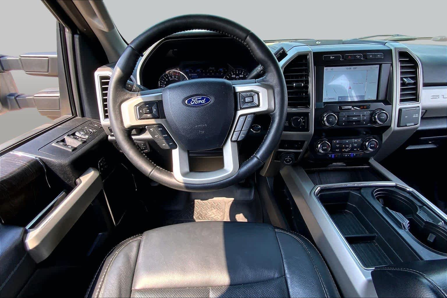 Used 2020 Star White Metallic Tri-Coat Ford LARIAT image 6