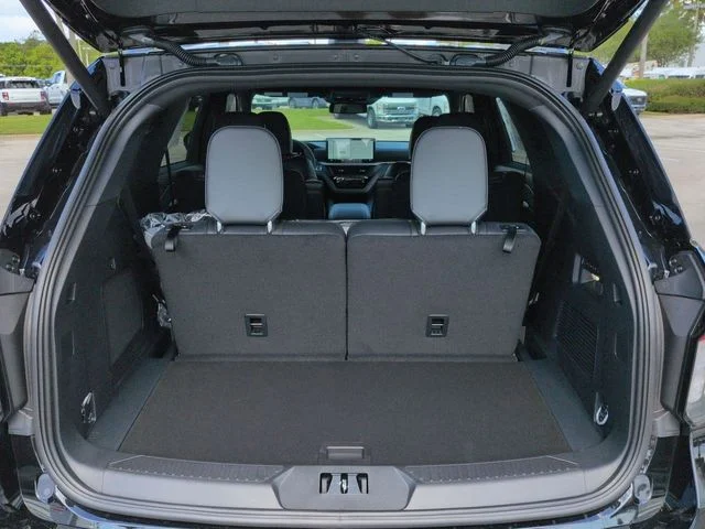 New 2026 Agate Black Metallic Ford Tremor® image 13