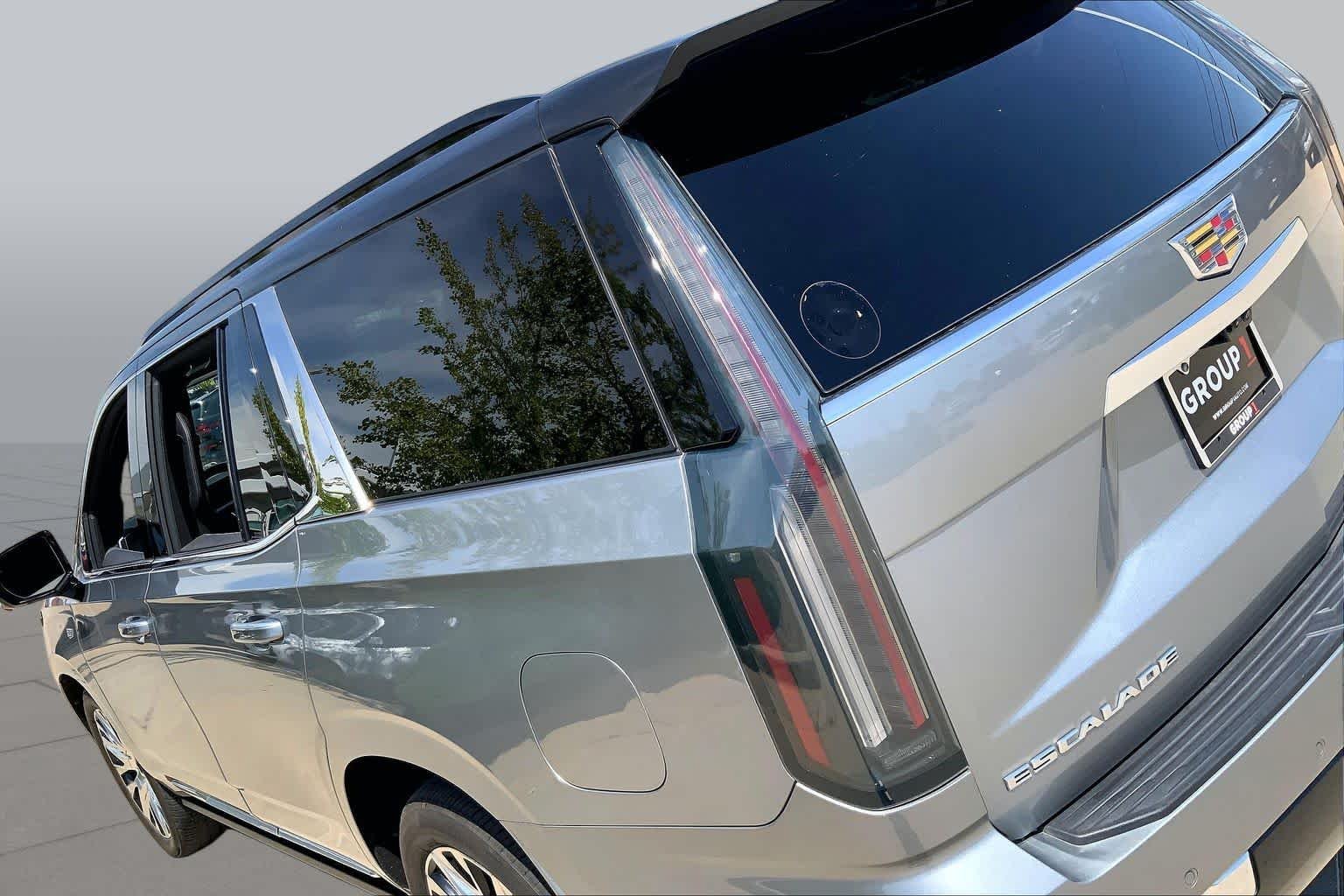 Used 2025 Argent Silver Metallic Cadillac 4WD Premium Luxury Platinum image 27
