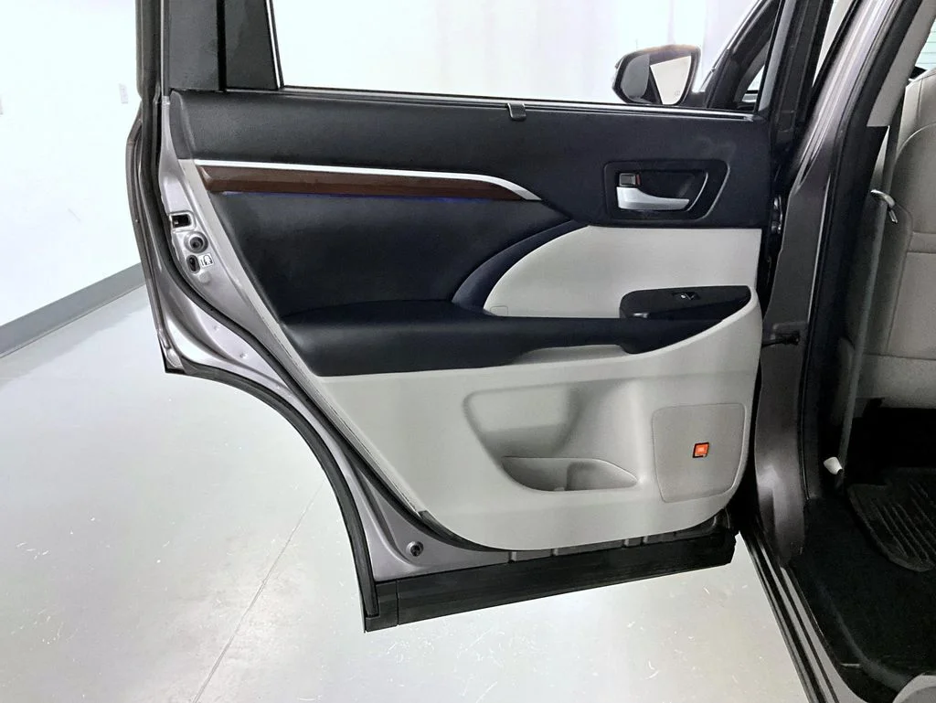 Certified Used 2016 Gray Toyota Limited image 22