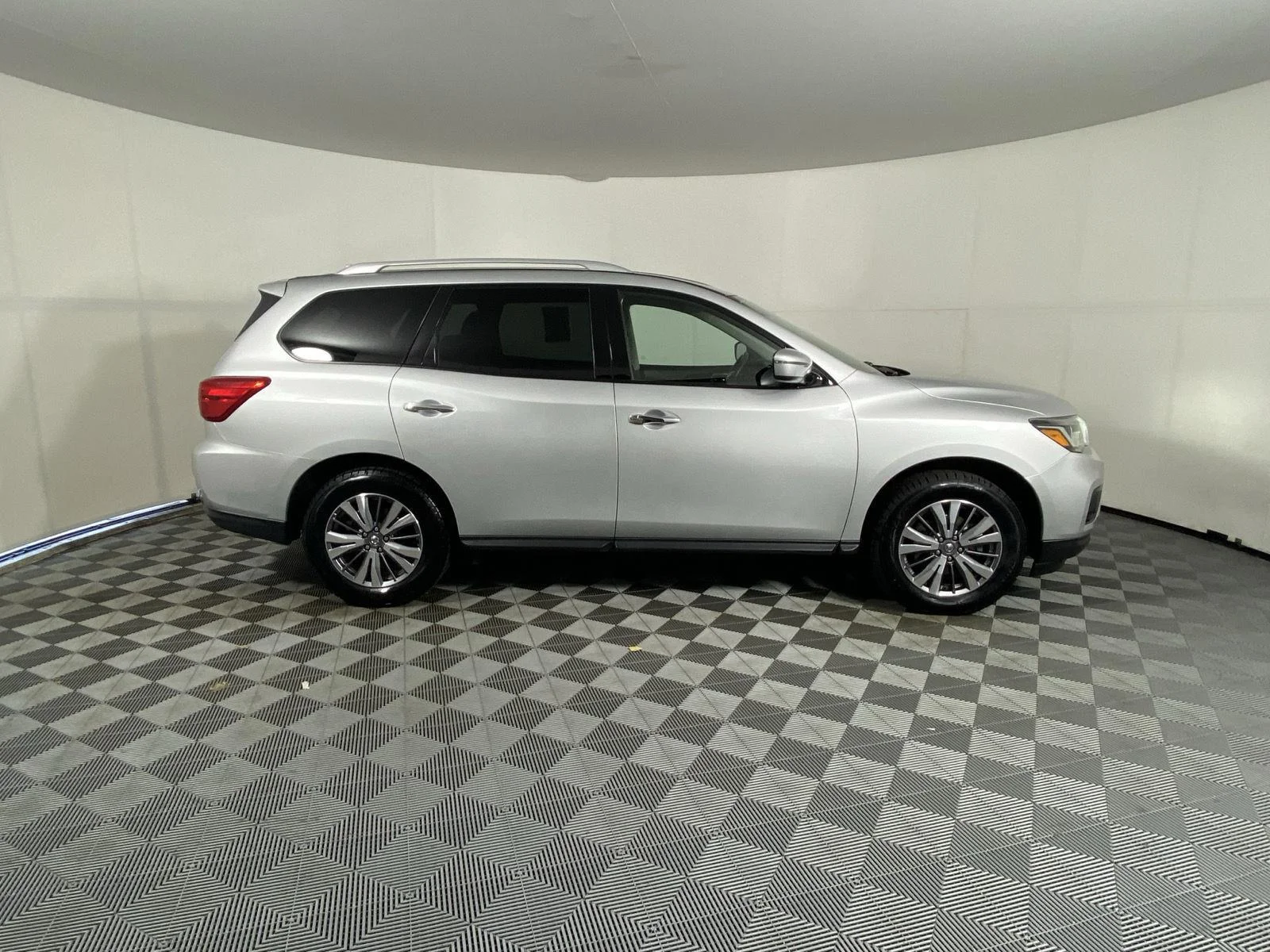Used 2019 Brilliant Silver Metallic Nissan SV image 9