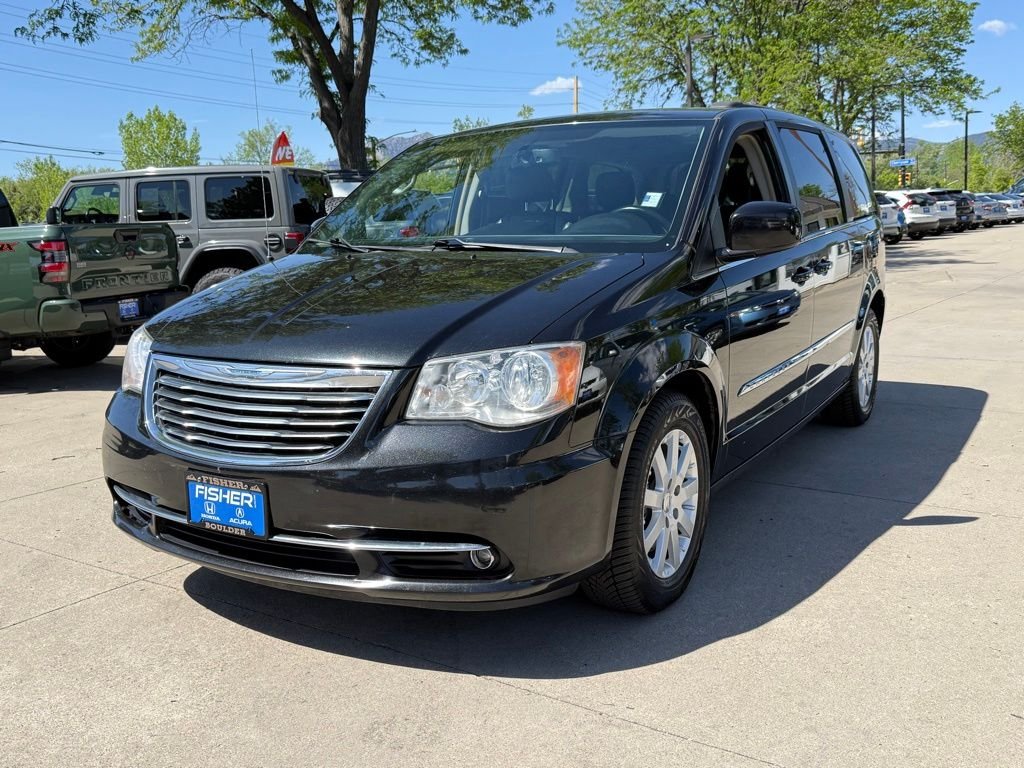 Used 2014 Brilliant Black Crystal Pearlcoat Chrysler Touring image 8