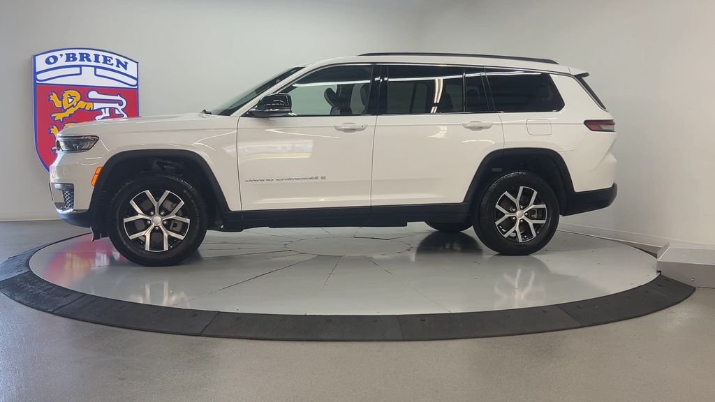Used 2023 Bright White Clearcoat Jeep Limited image 8