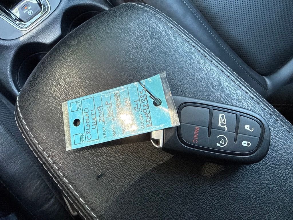 Used 2019 Gray Jeep Limited image 35