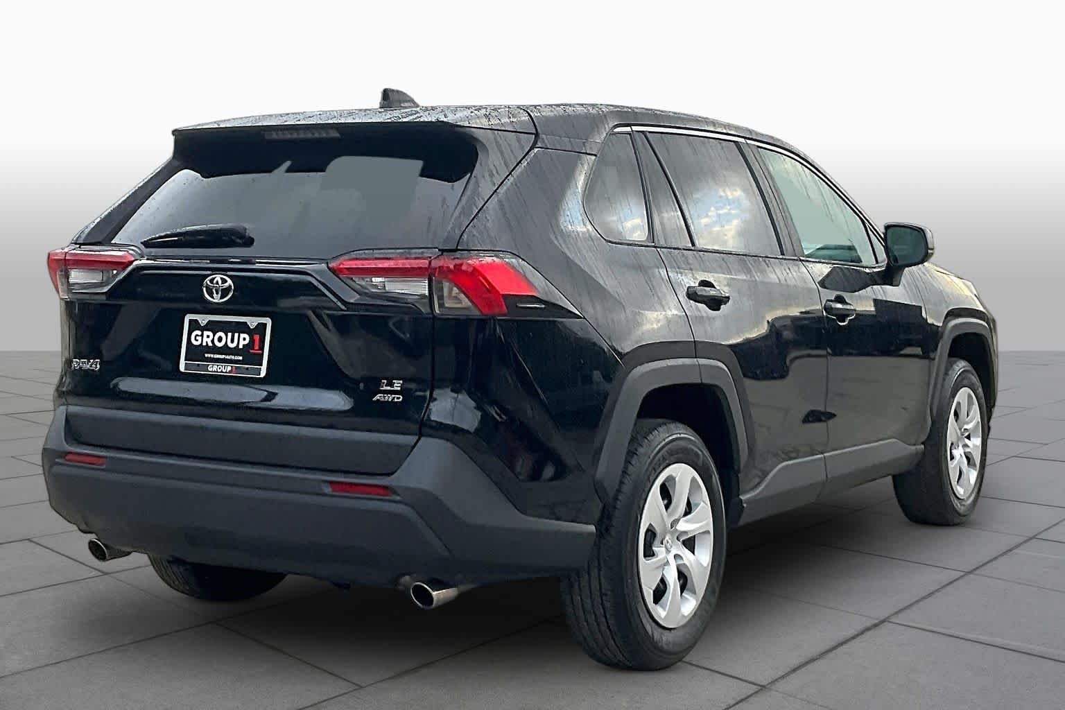 Used 2025 Midnight Black Metallic Toyota LE image 13