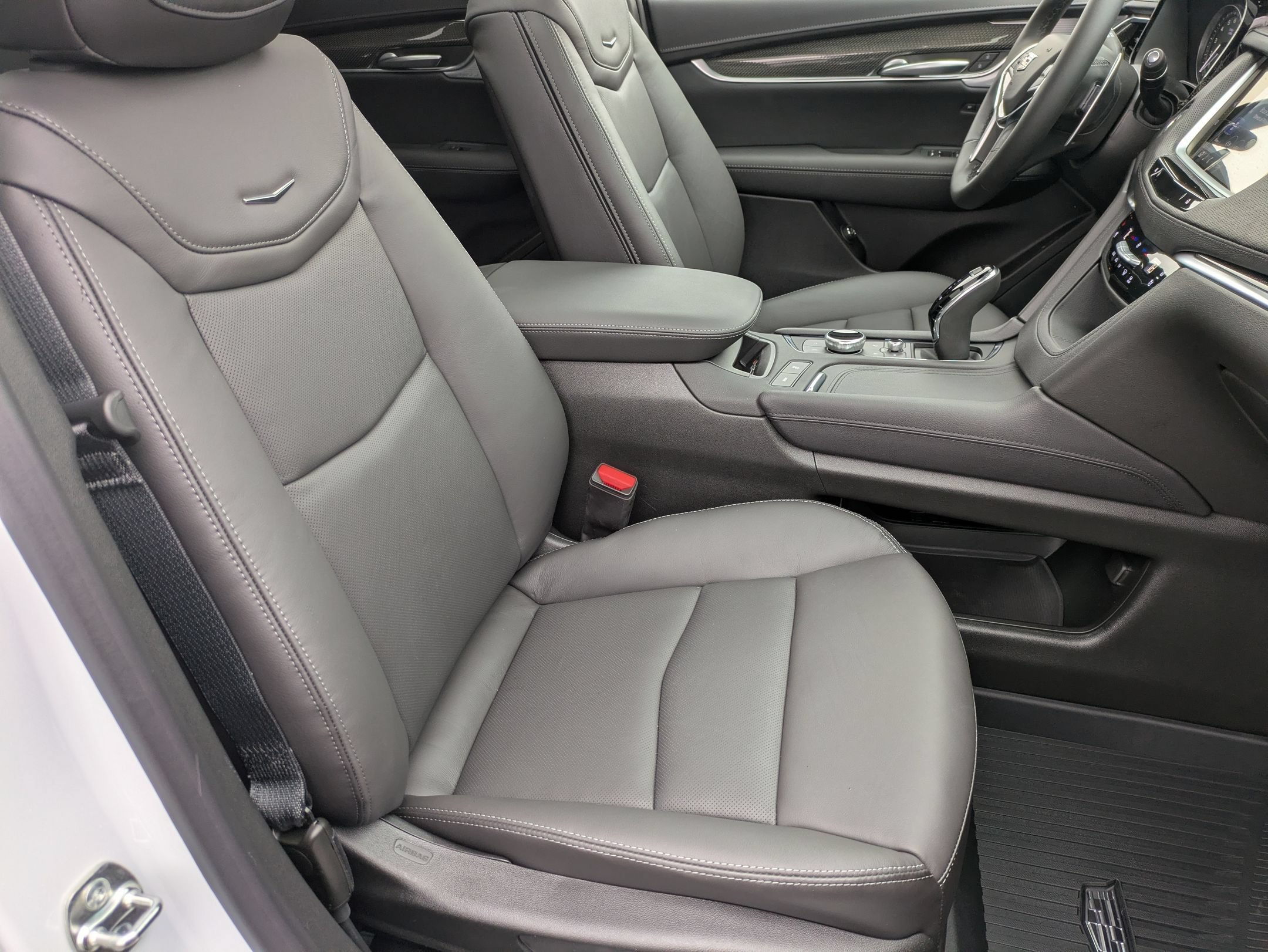 Used 2026 Crystal White Tricoat Cadillac AWD Sport image 38
